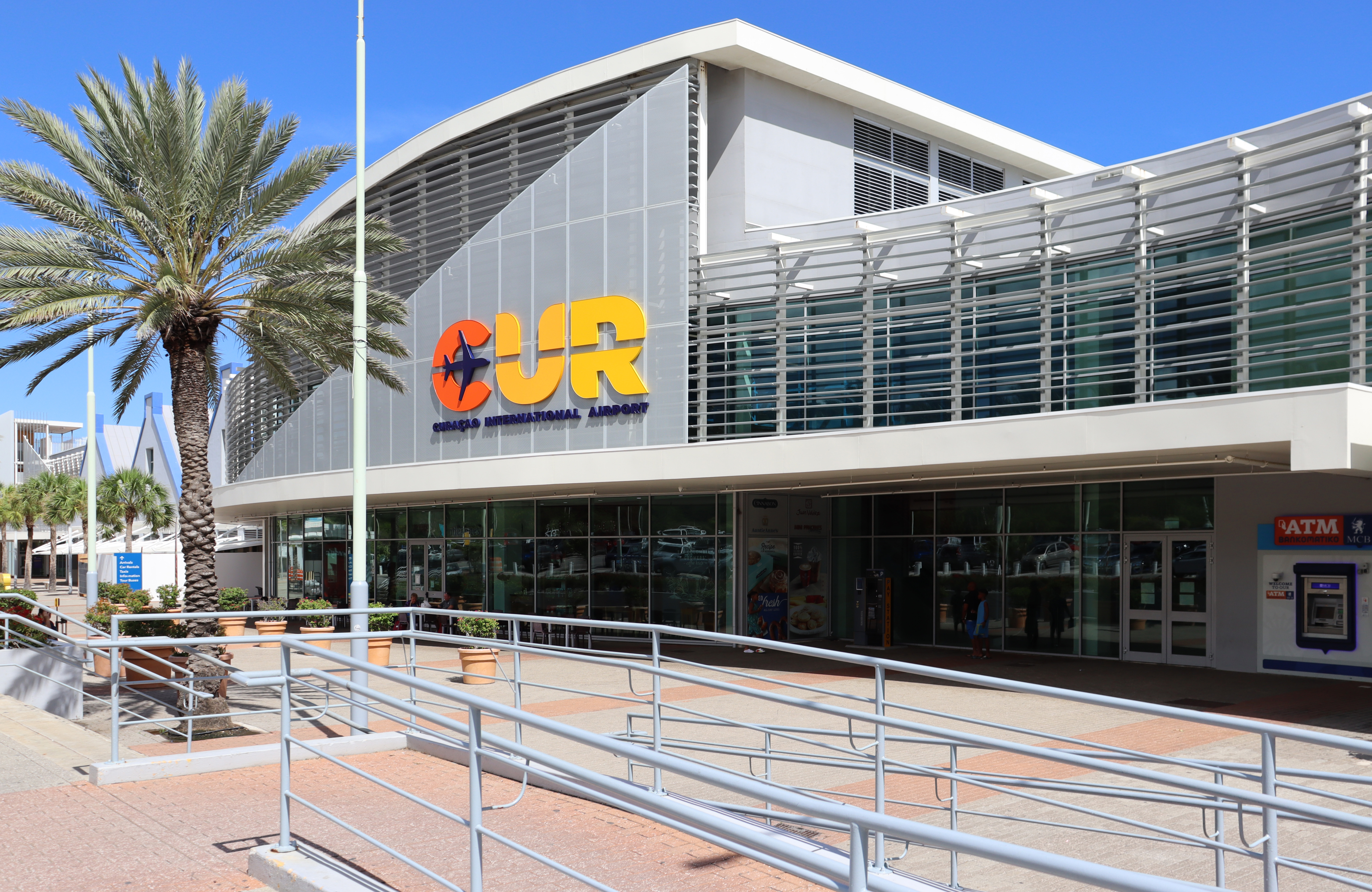 สนามบินนานาชาติกูราเซา (Curaçao International Airport) ภายนอก