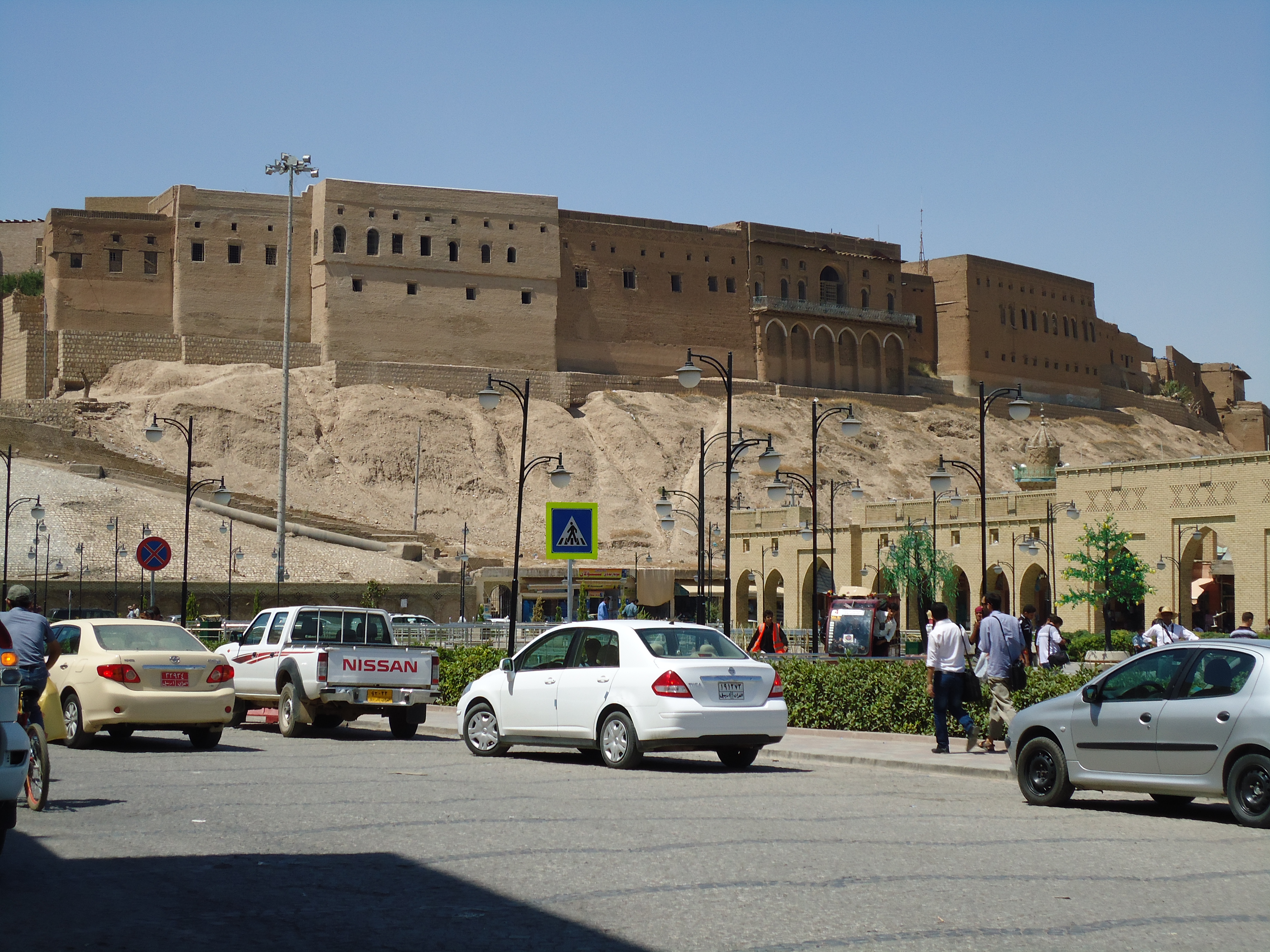 Flitt op Erbil (Erbil): Kurdistan (Kurdistan) Autonom Regioun mat engem anere Rhythmus Route Bild