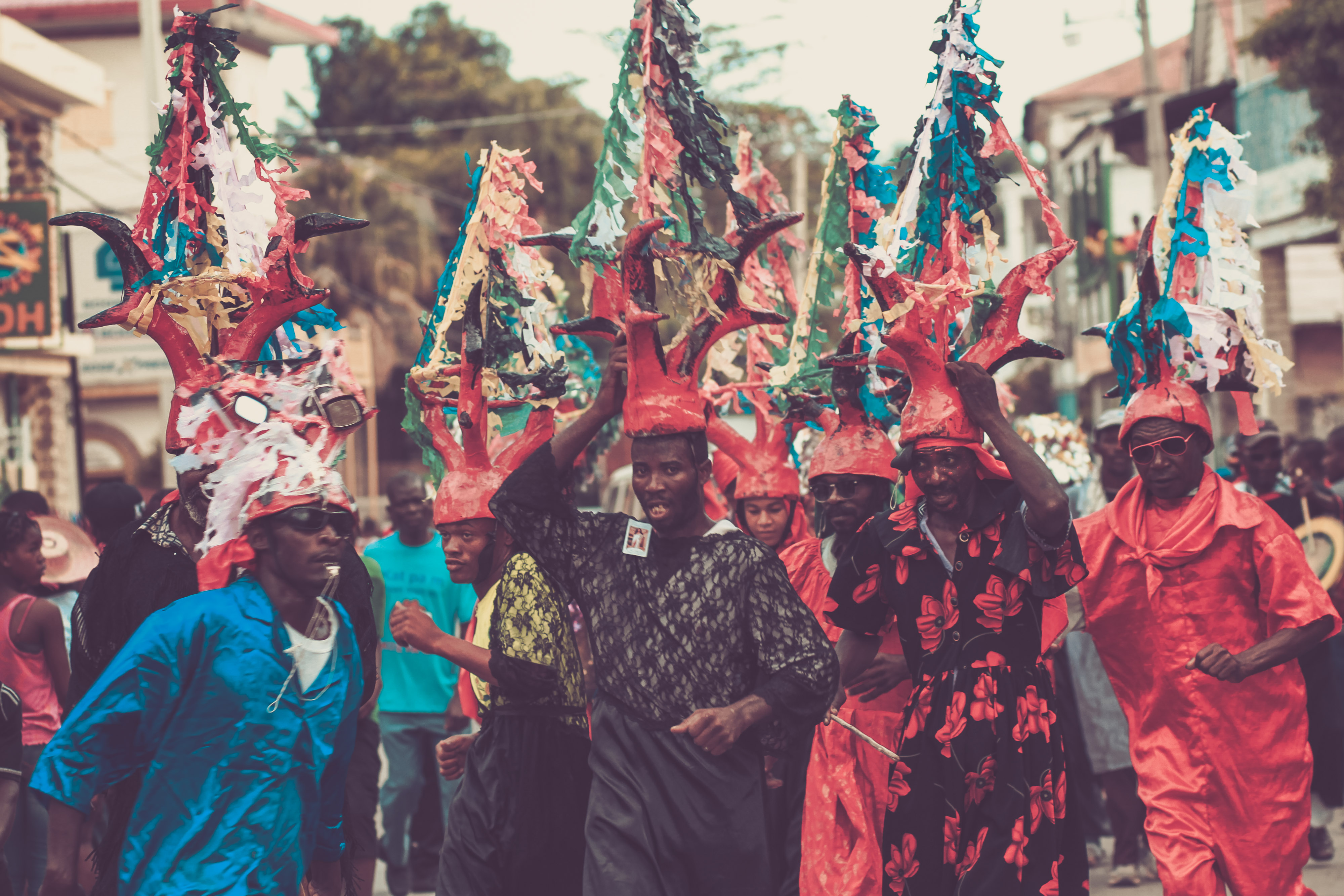 Jakmèl: misapi, mèr, epi branch sid kifwatulo kya njila
